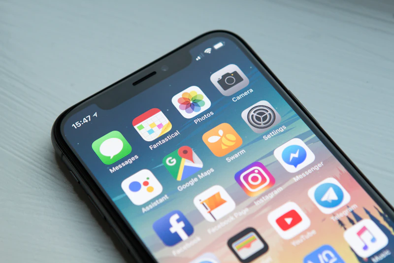 Desarrollo de aplicaciones móviles personalizadas para iOS y Android